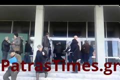 Πάτρα: Βίντεο από την εμφάνιση της Χ.Α. στο κτίριο της ΔΕΗ