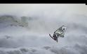 Windsurfing σε συνθήκες τυφώνα [video]