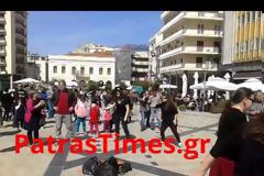 Οι καθηγητές διαμαρτυρήθηκαν στη Πλατεία Γεωργίου στη Πάτρα [Video]