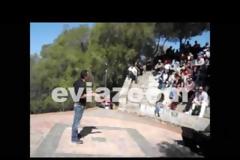 Χαλκιδαία προς Θεοδωράκη: Τα προβλήματα κύριε Θεοδωράκη δεν λύνονται με σκισμένα τζιν και σακίδια - Άμεση η απάντηση του δημοσιογράφου - Δείτε το βίντεο...