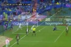 Σκόραρε και έπιασε τον Μέσι ο Ρονάλντο (VIDEO)