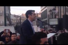ΣΥΜΒΑΙΝΕΙ ΤΩΡΑ: Γεμάτη η πλ. Συντάγματος [video]