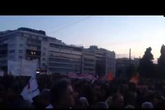 ΣΥΜΒΑΙΝΕΙ ΤΩΡΑ: Γεμάτη η πλ. Συντάγματος [video]