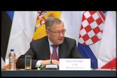 ΣΤΑ ΤΡΙΑ ΣΠΑΕΙ Η ΔΟΣΗ ΤΩΝ 8,3 ΔΙΣ. ΕΥΡΩ ΠΡΟΣ ΤΗΝ ΕΛΛΑΔΑ
