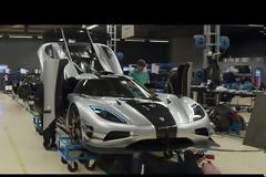 Στα άδυτα του καπό του Koenigsegg One:1