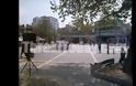 Έβγαλε λόγο σε άδεια πλατεία! [video]