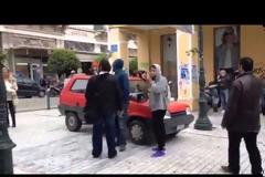 Στον πεζόδρομο της Αγ. Νικολάου με πανό οι Εμποροϋπάλληλοι στην Πάτρα [video]