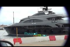 Οι πρώτες αφίξεις επωνύμων στη Μύκονο! [Video]