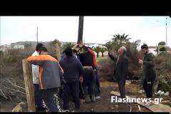 Δείτε τον ιπτάμενο Ιούδα στα Χανιά - Η παρέα των νέων που δημιουργεί χαμό το βράδυ της Ανάστασης [Video - Photos]