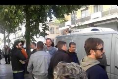 Αποχώρησαν οι παραγωγοί και οι πωλητές των λαϊκών αγορών από το Δημαρχείο της Πάτρας [Videos]