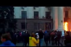Κόλαση φωτιάς στην Οδησσό της Ουκρανίας - Εθνικιστές λαμπάδιασαν κτίριο και πέθαναν 38 άνθρωποι - Πηδούσαν από τα παράθυρα για να σωθούν