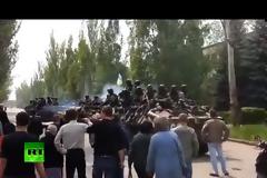 Εκτός ελέγχου η Ουκρανία – Πολιορκία αστυνομικού τμήματος στην Οδησσό