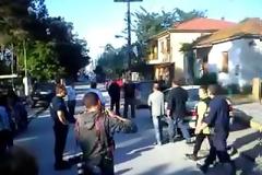 Κάτοικοι της Ιερισσού ανάγκασαν τους Χρυσαυγίτες να το βάλουν στα πόδια! [videos]