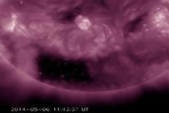 Ανακαλύφθηκε από τη NASA μια μυστηριώδη μαύρη τρύπα στο Ήλιο... Θα επηρεάσει τη γη; [video]