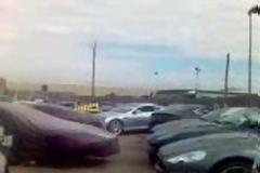 Aston Martin στοιβαγμένα σαν σαρδέλες...