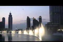 Ένα εκπληκτικό συντριβάνι στο Dubai που πρέπει οπωσδήποτε να δείτε [video]