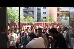 ΧΑΜΟΣ ΓΙΑ ΕΝΑ ΕΙΣΙΤΗΡΙΟ ΤΟΥ 4ου ΤΕΛΙΚΟΥ ΜΕ ΤΟΝ ΠΑΟ ΣΤΟ Official Olympiacos Bc Store! *ΒΙΝΤΕΟ*