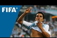 Ο ΣΑΒΙΟΛΑ ΕΞΗΓΕΙ ΣΤΗ FIFA ΤΙ... ΣΗΜΑΙΝΟΥΝ ΤΑ ΝΟΥΜΕΡΑ ΣΤΗ ΦΑΝΕΛΑ ΤΟΥ! *ΒΙΝΤΕΟ*