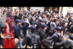 Επεισόδια και δακρυγόνα στην πλατεία Ταξίμ! [Video]