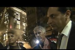 Οι μηχανικοί στο πλευρό των καθαριστριών! [video]