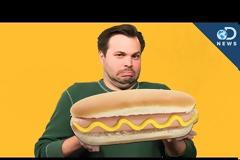 Δείτε τι υπάρχει μέσα σε ένα Hot Dog [video]