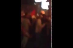 Εικόνες ΦΡΙΚΗΣ στην Αίγυπτο - Ομάδα ανδρών ξεγυμνώνει και περιφέρει αιμόφυρτη μια γυναίκα στην πλατεία Ταχρίρ! [ΣΚΛΗΡΟ ΒΙΝΤΕΟ]