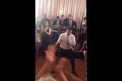 Μοναδικές χορευτικές φιγούρες από μπαμπά και γιο [video]
