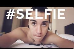 Μάθετε τα πάντα για τη μόδα των selfies!