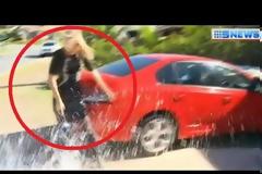 Δείτε πως εκδικήθηκε την ρεπόρτερ ένας εκνευρισμένος άντρας! [video]