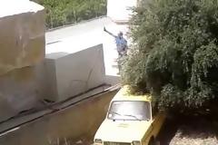 Ογκόλιθος 40 τόνων έπεσε πάνω σε αυτοκίνητο... [video]