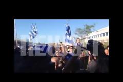 Επέστρεψε από τη Βραζιλία η Εθνική - Θερμή υποδοχή στους διεθνείς στο Ελ. Βενιζέλος από δεκάδες φιλάθλους