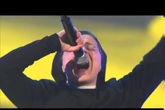 Η καλόγρια του The Voice, που έκανε πάταγο παγκοσμίως, χωρίς τα ράσα  -Πώς είναι η 25χρονη Κριστίνα [video]