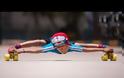Εξάχρονος Ινδός κάνει limbo skating κάτω από 39 αυτοκίνητα! [video]