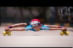 Εξάχρονος Ινδός κάνει limbo skating κάτω από 39 αυτοκίνητα! [video]
