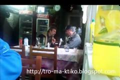 ΒΙΝΤΕΟ ΠΟΥ ΤΑ ΣΠΑΕΙ: Να χαρώ εγώ το φίλο μου...
