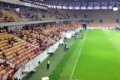 ΑΓΡΙΟ... «ΚΡΑΞΙΜΟ» ΣΤΗ ΛΕΓΚΙΑ! *ΒΙΝΤΕΟ*