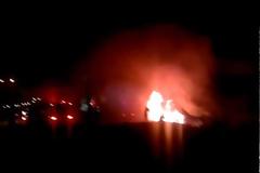 Φωτιά δίπλα σε βενζινάδικο στη Ρόδο [photos + video]