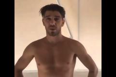 Και ο Κώστας Κατσουράνης μπουγελώθηκε για το Ice Bucket Challenge!