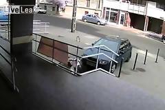 Θα κλάψετε από τα γέλια: Αυτό θα πει ασφάλεια...Δείτε τον καλύτερο άντρα Security της χρονιάς! [video]