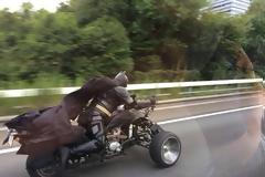 Και όμως είναι αλήθεια: Ο Μπάτμαν υπάρχει, είναι Γιαπωνέζος και βγαίνει κυρίως τα Σαββατοκύριακα! [video]