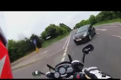 Συγκλονιστικό βίντεο: On camera ο θάνατος ενός μοτοσικλετιστή
