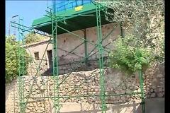ΑΠΑΡΑΔΕΚΤΟ: Κάνουν μάθημα σε ετοιμόρροπες αίθουσες και το καινούργιο σχολείο μένει κλειστό [video]