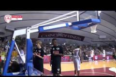 ΑΠΟΘΕΩΣΗ ΓΙΑ ΤΟΥΣ ΕΡΥΘΡΟΛΕΥΚΟΥΣ ΣΤΗ ΒΕΝΕΤΙΑ! *ΒΙΝΤΕΟ*