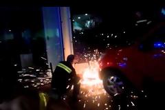 Τράβηξε χειρόφρενο στο κέντρο της Λαμίας και δείτε τι έγινε [photos + video]