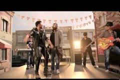 Κυκλοφόρησε το πολυαναμενόμενο video clip του Τσαλίκη με τον AZIS [video]