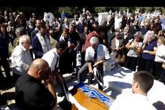 Θρήνος στην κηδεία του 46χρονου Κώστα Κατσούλη