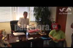 Πάτρα: Ένταση στην συνάντηση γονέων – Αλεξόπουλου για την μεταφορά των μαθητών [video + photos]