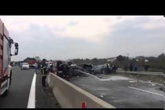 Συγκλονίζουν οι μαρτυρίες: Η νταλίκα πετούσε τα αυτοκίνητα σαν χαρτοπόλεμο