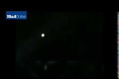 Έφτασαν οι εξωγήινοι στη Γη; Ζευγάρι είδε UFO στον ουρανό του Λονδίνου και το τράβηξε με το κινητό [video + photo]