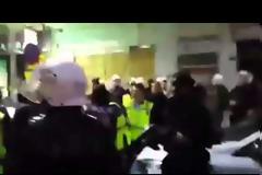 Ο ΟΗΕ καλεί την Τουρκία ν' ανοίξει τα σύνορα για να πολεμήσουν οι κούρδοι στο Κομπάνι [video]